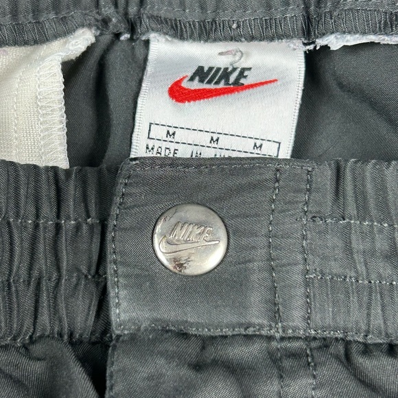 Vintage 90s men’s Nike shorts - Picture 2 of 4